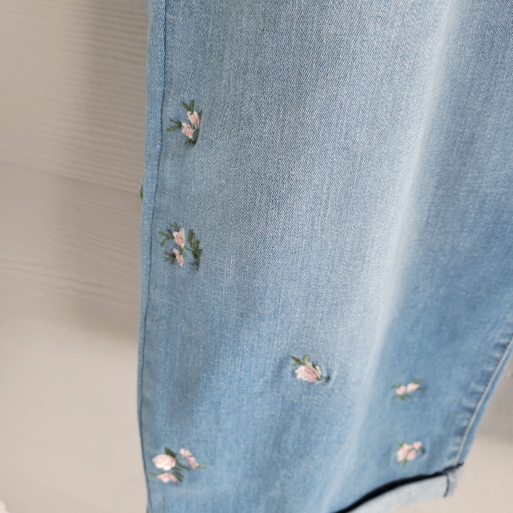 Levi Strauss Capris 20W NWT - Picture 2 of 7